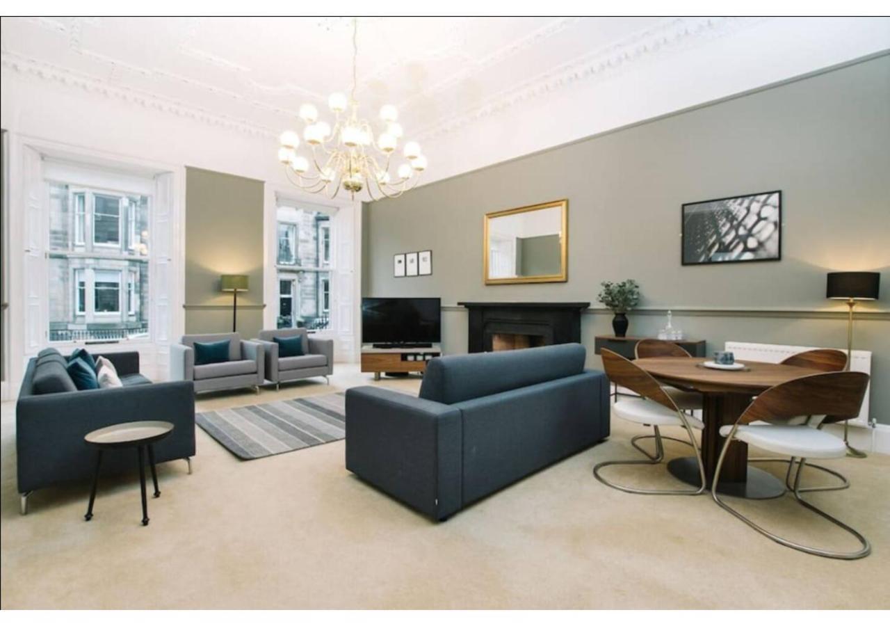 Joivy Palmerston Place Residence - Luxury City Centre Apt With Private Parking 에든버러 외부 사진
