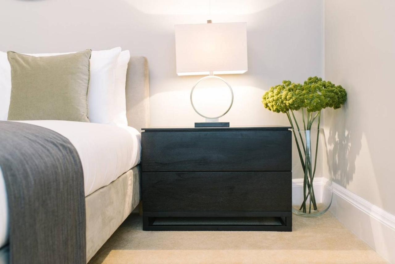 Joivy Palmerston Place Residence - Luxury City Centre Apt With Private Parking 에든버러 외부 사진